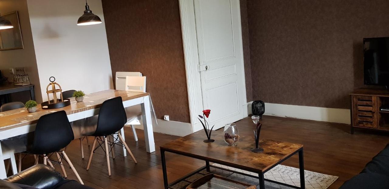 Gite 2 Du Chateau De Feschaux Villeneuve-sous-Pymont Kültér fotó